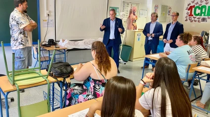 El delegado de Educación de la Junta en Córdoba inaugurando el curso en el IES Antonio María Calero de Pozoblanco