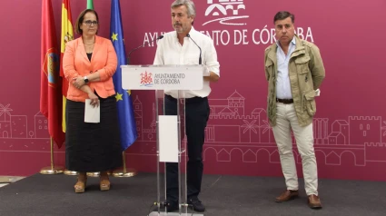 16/09/2024 El portavoz del gobierno del Ayuntamiento de Córdoba, Miguel Ángel Torrico; la teniente de alcalde delegada de Hacienda, Blanca Torrent, y el delegado de Infraestructuras, Miguel Ruiz Madruga.
POLITICA ANDALUCÍA ESPAÑA EUROPA CÓRDOBA
AYUNTAMIENTO DE CÓRDOBA