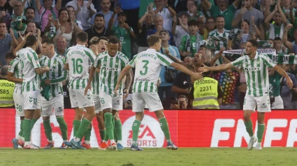 Los jugadores del Betis celebran el 2-0 contra el Getafe.