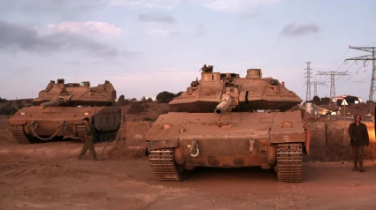 Soldados israelíes en la frontera entre Israel y Líbano