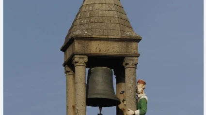 Abuelo Mayorga, fachada ayuntamiento de Plasencia