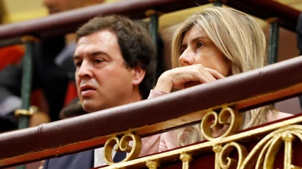 David Sánchez junto a su cuñada Begoña Gómez en una imagen de archivo en el Congreso