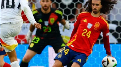 Mano de Cucurella ante Alemania