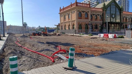 Obras del soterramiento junto a la estación histórica de ferrocarril de Almería.