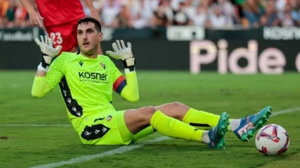 Sergio Herrera en el partido de Osasuna en Mestalla