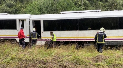 Tren descarrilado en Carranza, Bizkaia