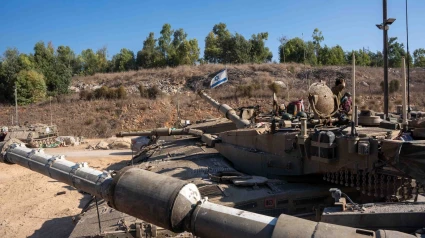 Carros de combate del Ejército de Israel en la frontera con el Líbano