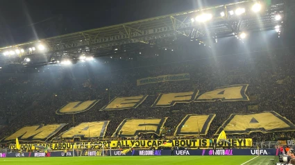 Tifo exhibido por la hinchada del Dortmund en el partido ante el Celtic.