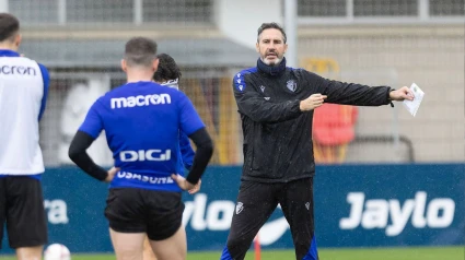 Vicente Moreno en una sesión de entrenamiento en Tajonar