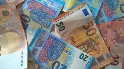 La fiscalía pide 12 años de prisión a un joven por pagar con billetes falsos en Motril