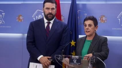 Los diputados de EH Bildu Mertxe Aizpurua y Jon Iñarritu