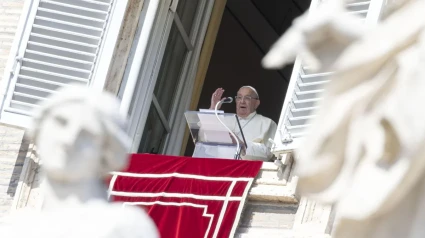 El Papa Francisco en la ventana del Palacio Apostólico el pasado 6 de octubre