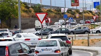 Rotonda de acceso a Armilla desde la Avenida Fernando de los Ríos