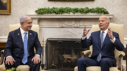 El presidente de Estados Unidos, Joe Biden, se reúne con el primer ministro de Israel, Benjamin Netanyahu, para una reunión bilateral en la Oficina Oval de la Casa Blanca en Washington