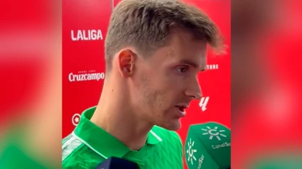 Declaraciones de Diego Llorente en la zona mixta tras el Sevilla - Betis