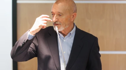 El escritor Arturo Pérez-Reverte durante la presentación del libro 'Europa, ¿otoño o primavera?'