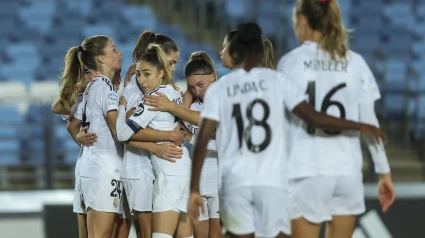 El Real Madrid femenino celebra el gol en Champions