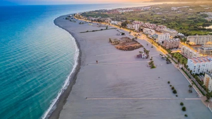 Vista de la playa de Poniente de Motril