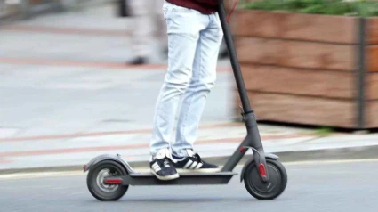 Patinete eléctrico en circulación
