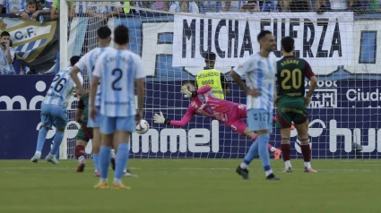 Aarón Escandell paró un penalti decisivo en La Rosaleda.