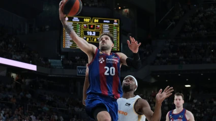 Laprovittola jugando un partido la Liga Endesa