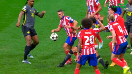 Fotograma de la supuesta mano de Koke por la que le pitaron penalti al Atlético de Madrid frente al Lille