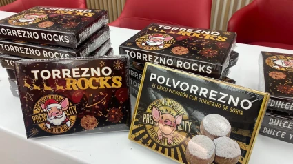 Presentación del Torrezno Rocks, el nuevo dulce con torrezno elaborado por Carlos París