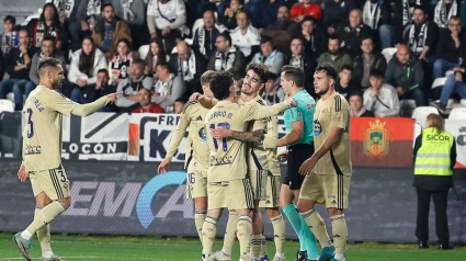 Aitor Gelardo celebra el gol del empate del equipo gallego.