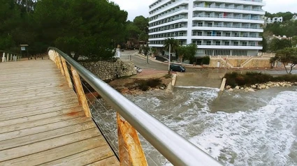 Mejora y rehabilitación de la pasarela de Cala Galdana