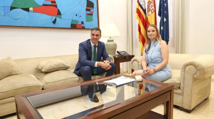 El presidente del Gobierno, Pedro Sánchez, y la presidenta del Govern, Marga Prohens.