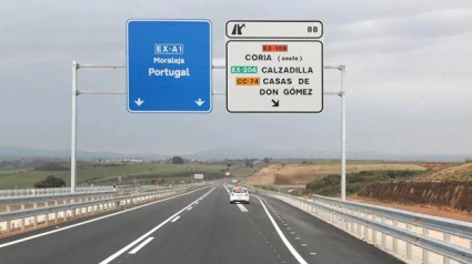 Tramo de la EX-A1 entre Moraleja y Monfortinho