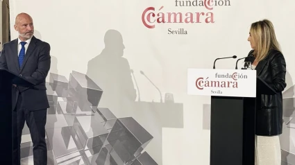 El periodista José Luis Losa y la alcaldesa de Granada, Marifrán Carazo