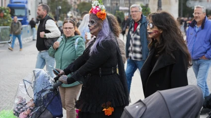 Personas disfrazadas por Halloween