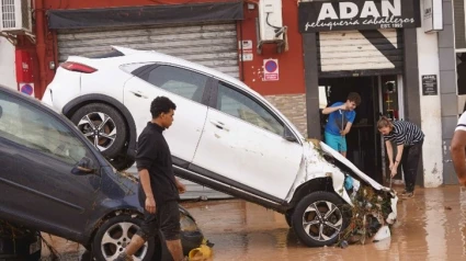 La CONFER hace su donación a Cáritas para ayudar a los damnificados por la DANA