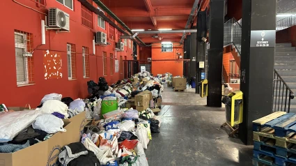 Recogida de alimentos y ropa en Mestalla