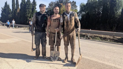 Los voluntarios que acuden a las localidades más devastadas regresan sobrecogidos