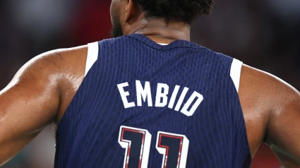 Embiid no ha jugado esta temporada por problemas físicos.