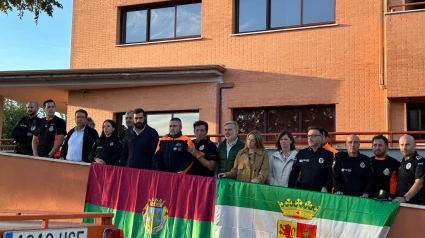 La Presidenta de la Junta, María Guardiola, el Secretario General de emergencias, Fernando Manzano, El Alcalde de Plasencia, Fernando Pizarro, Concejal de Interior, David Dóniga, Concejal de Protección Civil, Ana Gallego en la despedida a los efectivos a Valencia