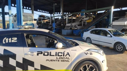 Imagen de coches patrulla de la Policía Local de Puente Genil

AYUNTAMIENTO DE PUENTE GENIL