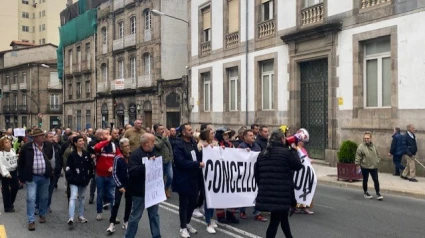 Manifestación de los empleados públicos a su paso por la calle Progreso