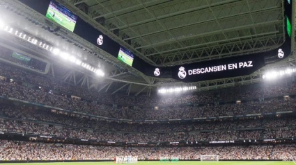 Minuto de silencio en el Bernabéu