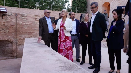 La consejera de Cultura y Deporte, Patricia del Pozo, ha inaugurado el acceso al valioso complejo fortificado Torres Bermejas, un conjunto patrimonial del Patronato de la Alhambra