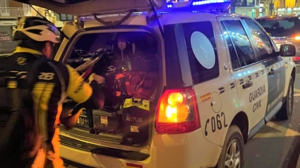 Un agente de la Guardia Civil de Zamora en una actuación nocturna