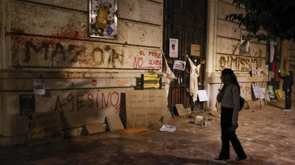 Pintadas en la fachada del Ayuntamiento de Valencia