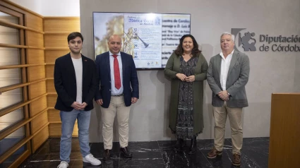 Gabriel Duque y la alcaldesa de Montoro, Lola Amo (centro), en la presentación del cartel del Festival de Música Sacra del municipio montoreño.
POLITICA ANDALUCÍA ESPAÑA EUROPA CÓRDOBA CULTURA
DIPUTACIÓN DE CÓRDOBA