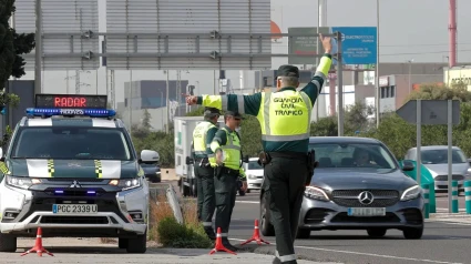 Imagen de archivo de un control de la Guardia Civil de Tráfico