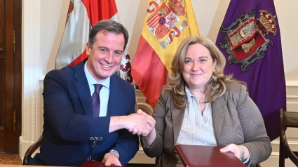 Firma de un convenio entre Sodebur y ProBurgos en materia turística y presentación de la presencia de Burgos en las ferias de Intur y AR-PA