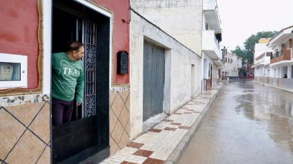 Vecino en la barriada El Brillante en Málaga capital, donde se han producido desalojos preventivos
POLITICA ANDALUCÍA ESPAÑA EUROPA MÁLAGA
EUROPA PRESS/ALEX ZEA