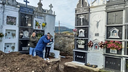 Una de las zonas excavadas en el cementerio de O Val