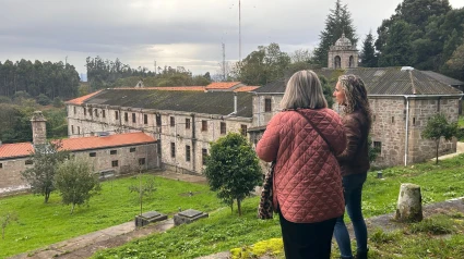 Visita de Martina Aneiros que fue recibida por la concejala de Ares en Montefaro